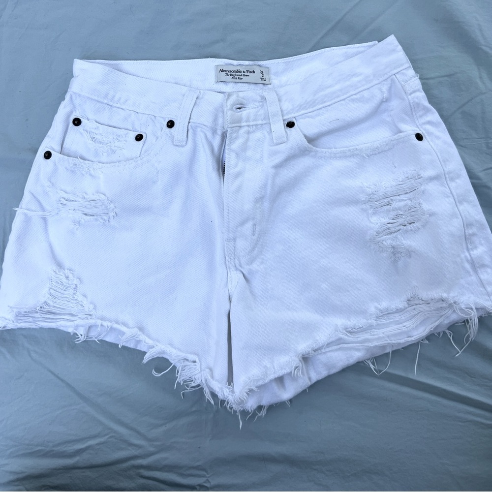 Abercrombie & Fitch White Distressed Women Shorts